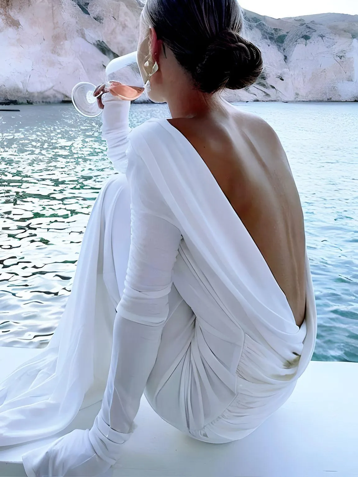 Chic Backless White Long Sleeve Dress For Women Slim Fit Pleated Elegant Round Neck Long Dresses Female Evening Gowns